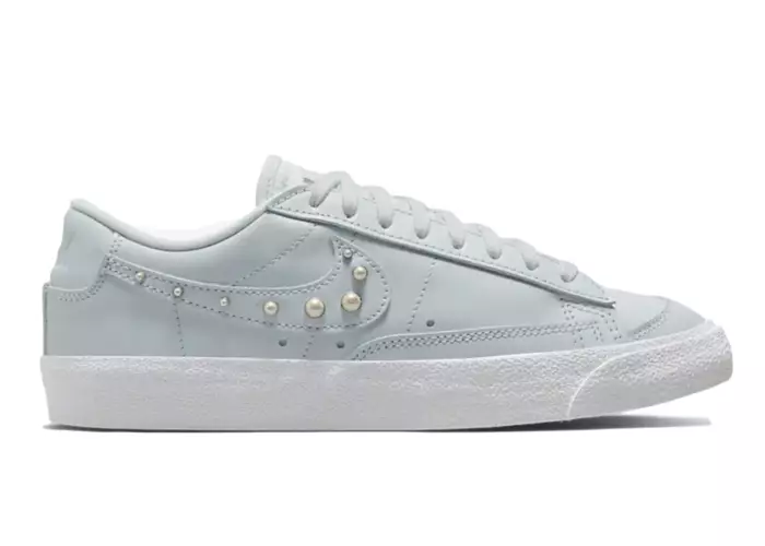 Nike Blazer Low 77 Pure Platinum Pearl (W)
