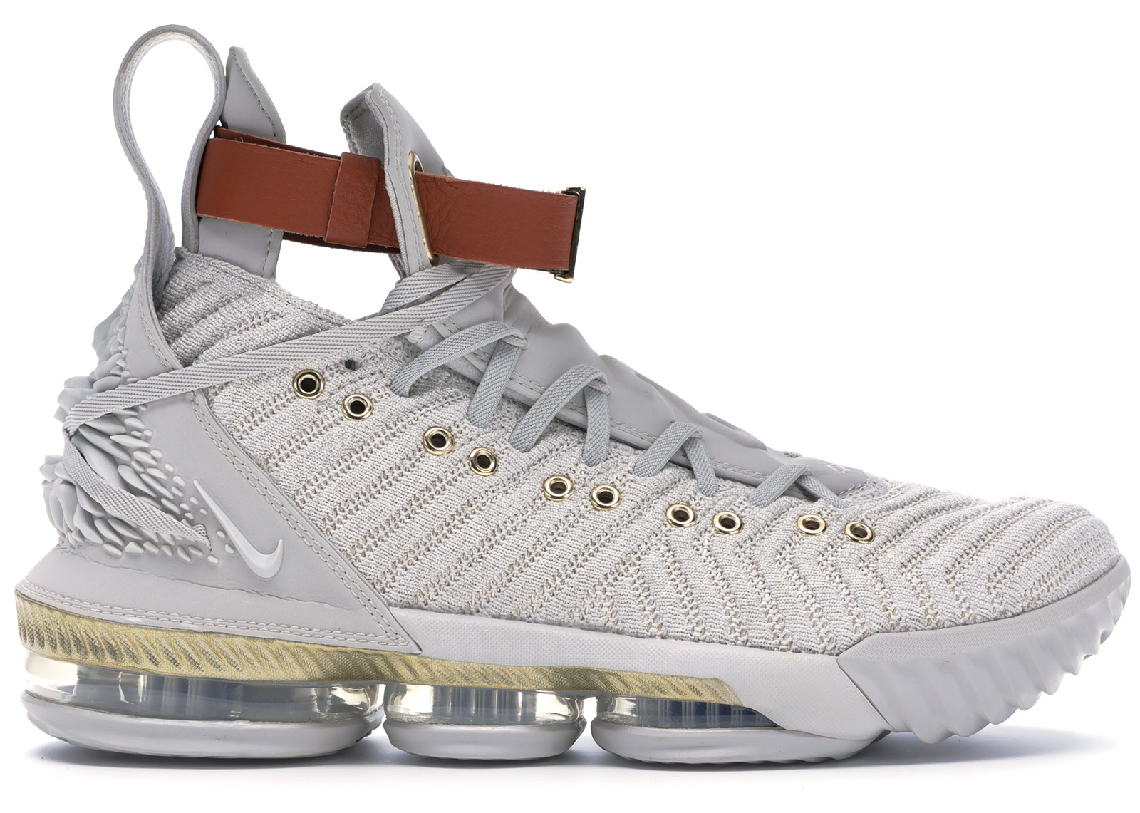 Nike-LeBron-16-HFR-W-Product.jpg