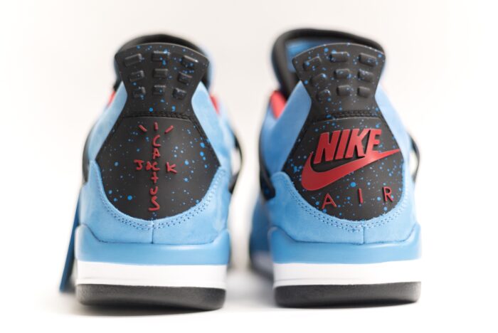 Air Jordan 4 Retro Travis Scott Cactus Jack (F&F)