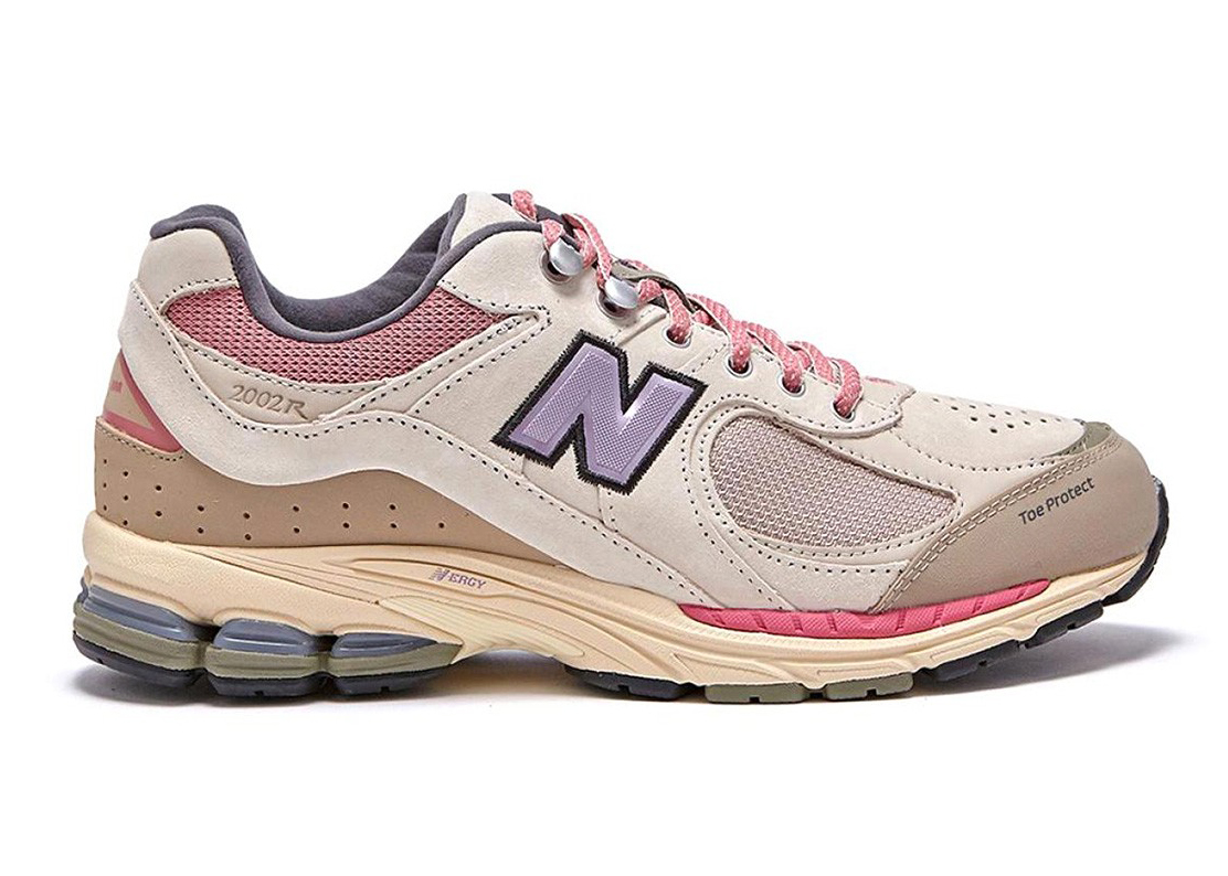 New Balance 2002R Hiking Pack Beige