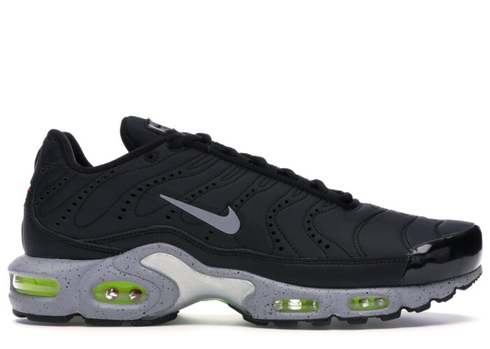 Nike Air Max Plus Tuned to Black