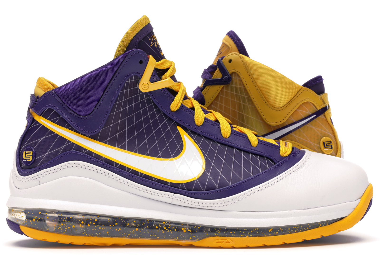 Nike-LeBron-7-Media-Day-Product.jpg