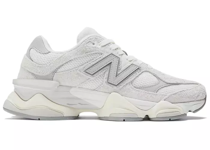 New Balance 9060 Moonbeam Sea Salt