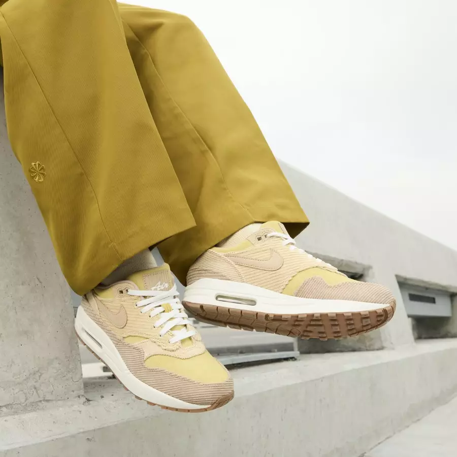 Nike-Air-Max-1-SE-Buff-Gold-Hemp-FB8451-700-1