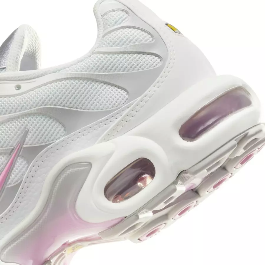 Nike-Air-Max-Plus-Pink-Rise-HF0107-100-7