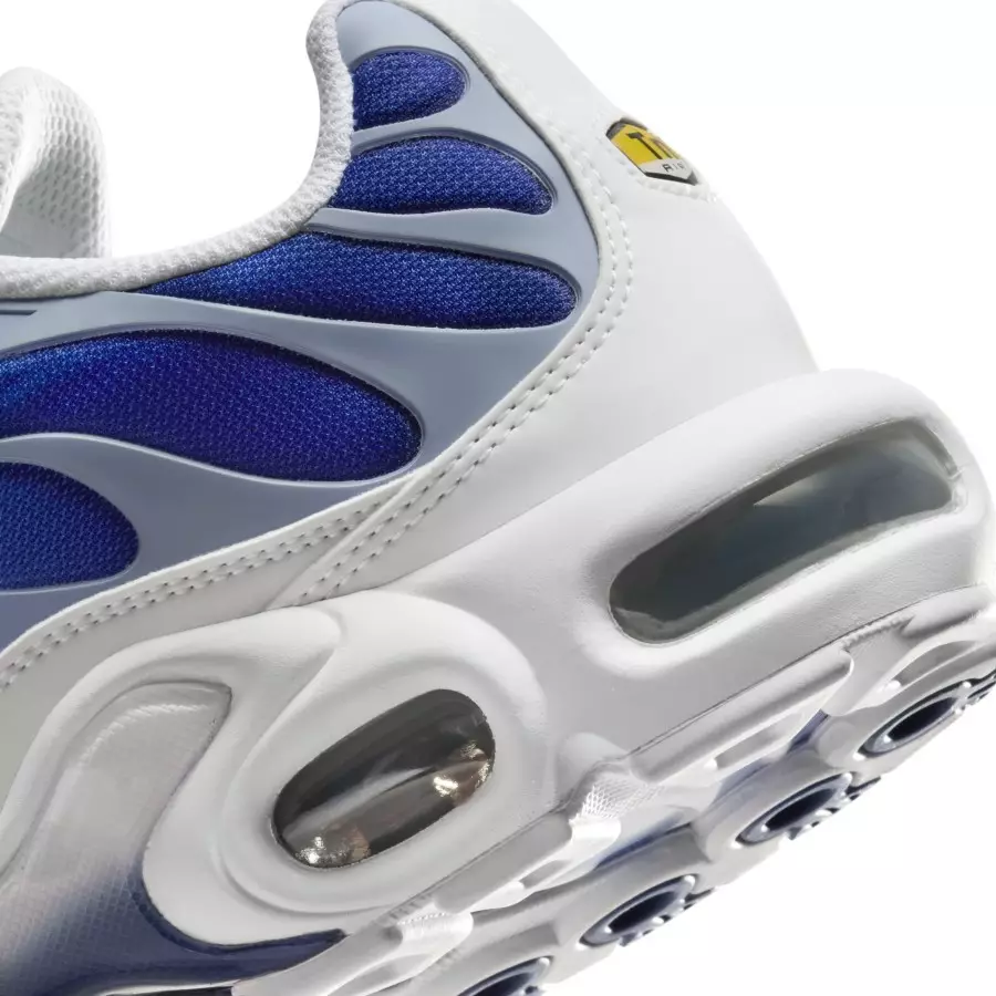 Nike-Air-Max-Plus-White-Blue-Fade-FZ4345-100-7