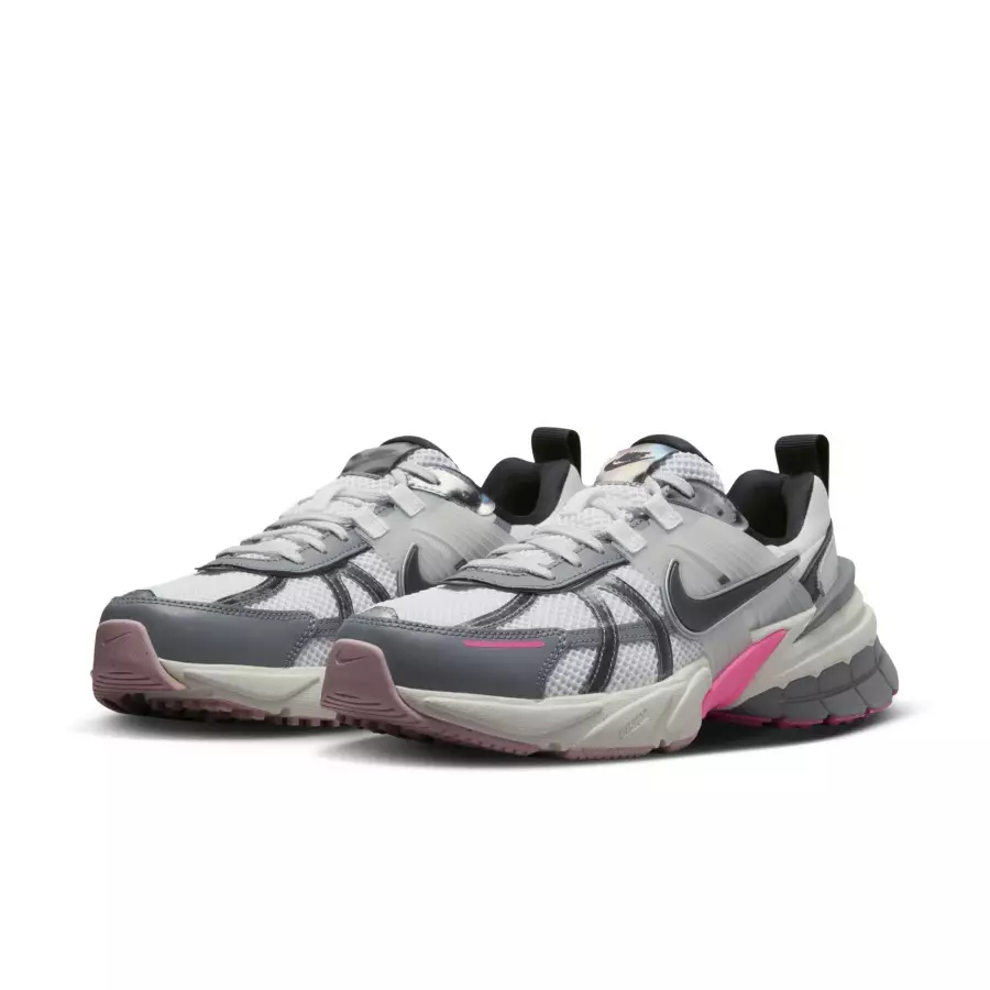 Nike-V2K-Run-Grey-Pink-FZ5061-100-4