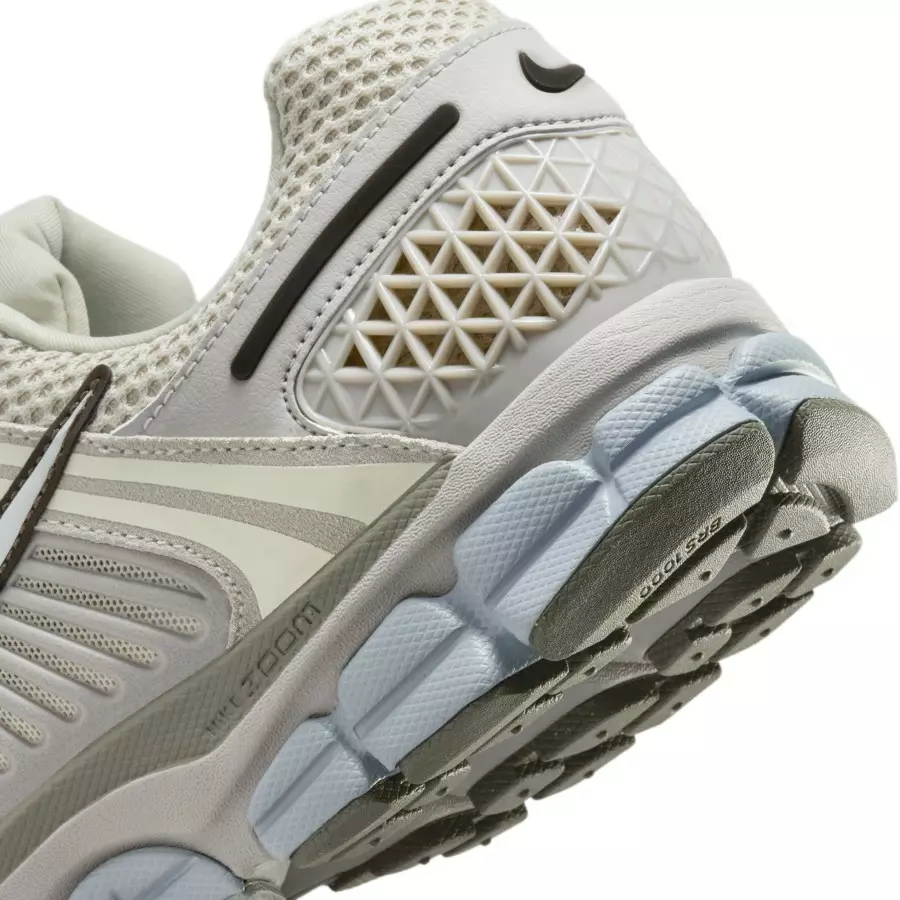 Nike-Zoom-Vomero-5-Light-Orewood-Brown-Light-Armory-Blue-FZ3653-104-7