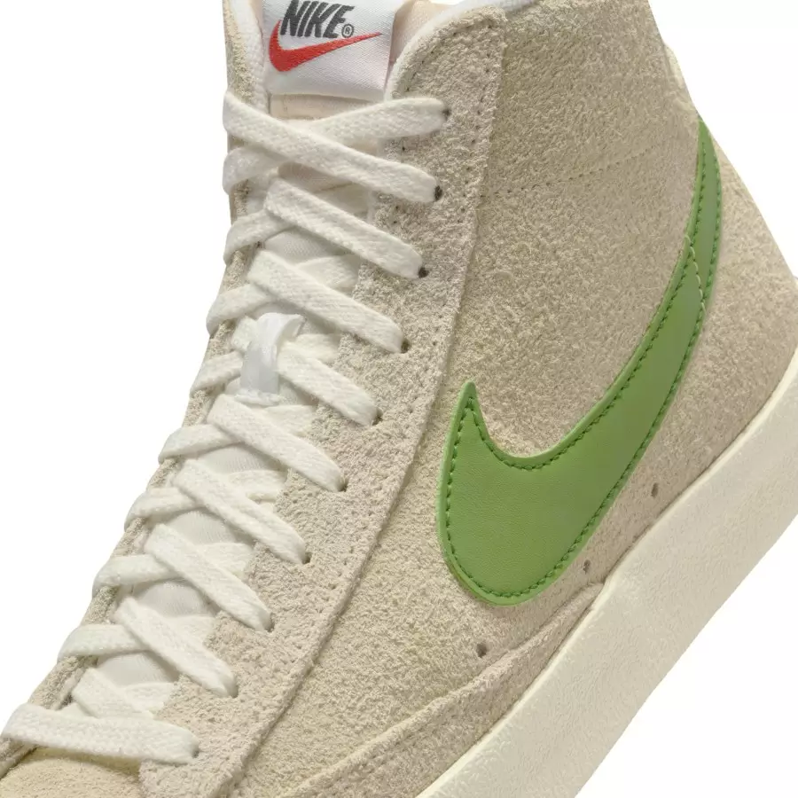 Nike-Blazer-Mid-77-Vintage-Muslin-Coconut-Milk-Sail-Chlorophyll-DV7006-100-6