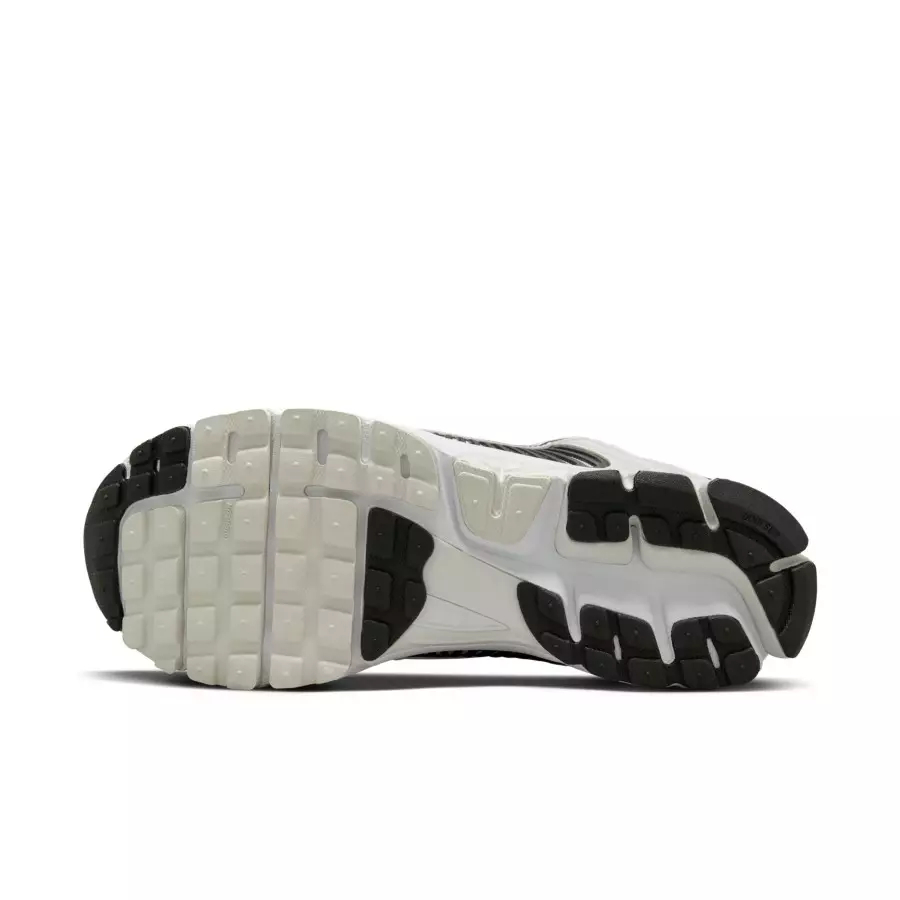 Nike-Zoom-Vomero-5-White-Black-FB9149-101-1