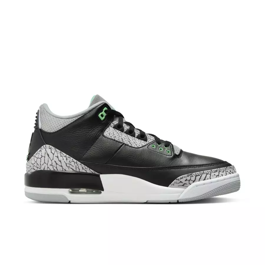 Air-Jordan-3-Green-Glow-CT8532-031-2