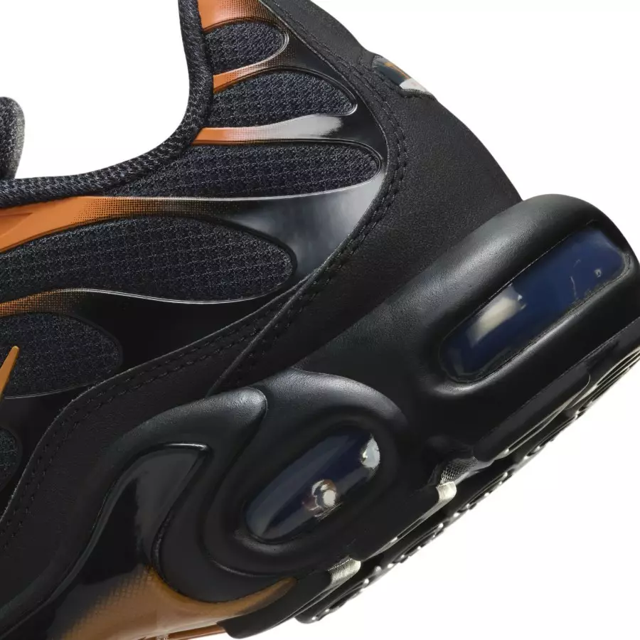 Nike-Air-Max-Plus-Dark-Obsidian-Orange-FN6949-400-7