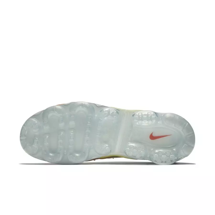 Nike-Air-VaporMax-Plus-Rainbow-924453-103-1
