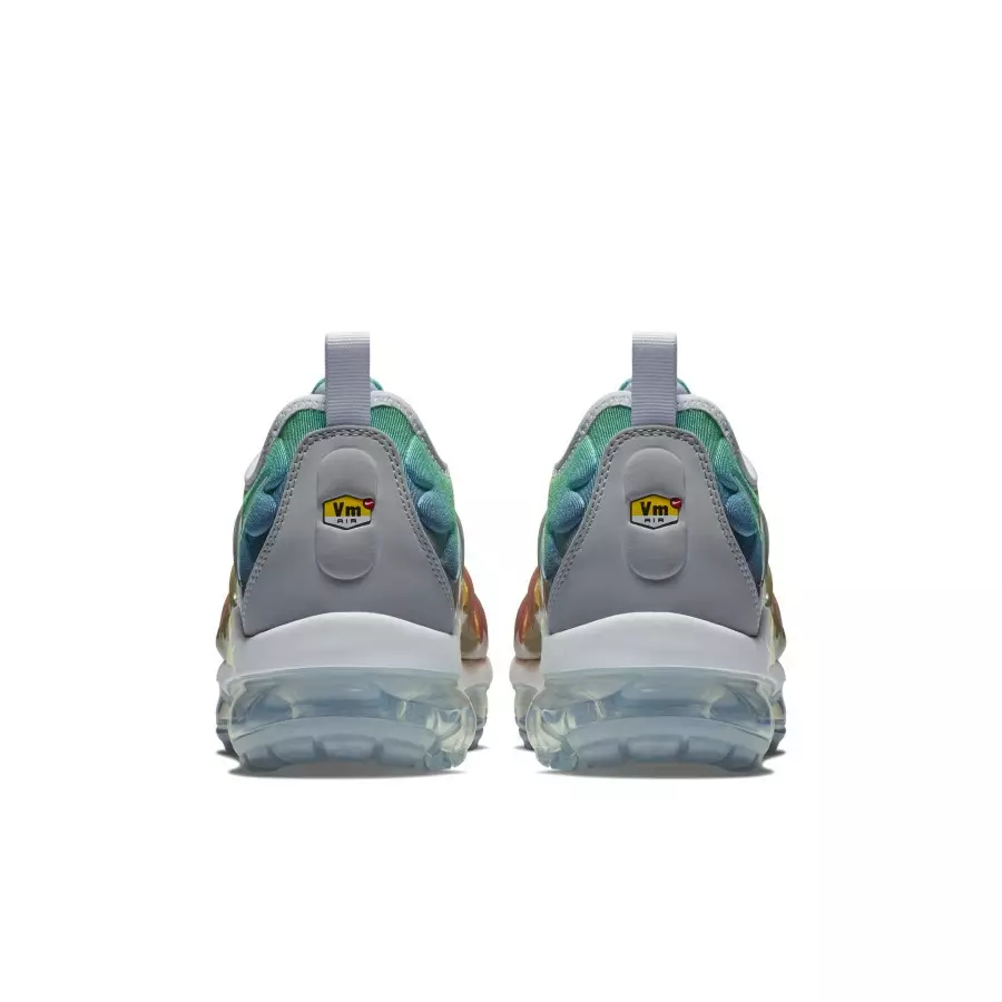 Nike-Air-VaporMax-Plus-Rainbow-924453-103-5