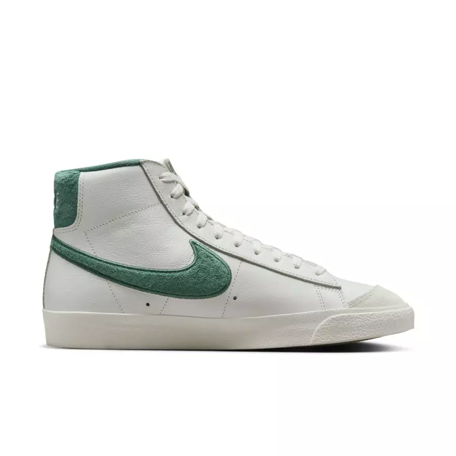 Nike-Blazer-Mid-77-Resort-&-Sport-FN5822-100-2