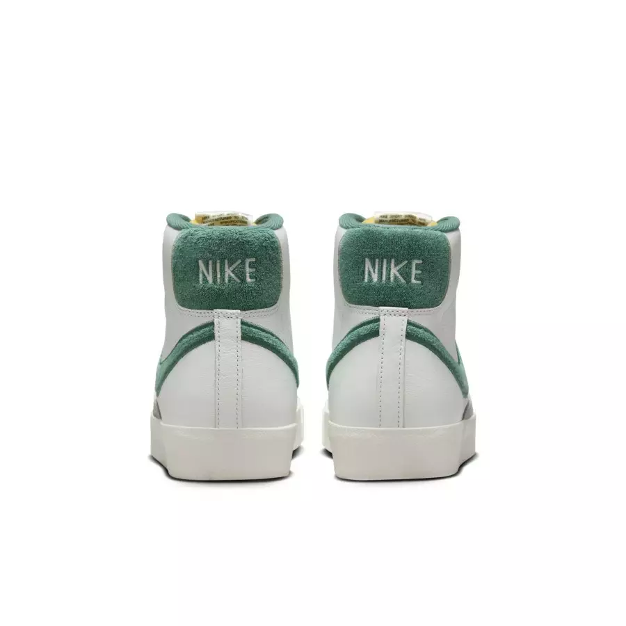 Nike-Blazer-Mid-77-Resort-&-Sport-FN5822-100-5