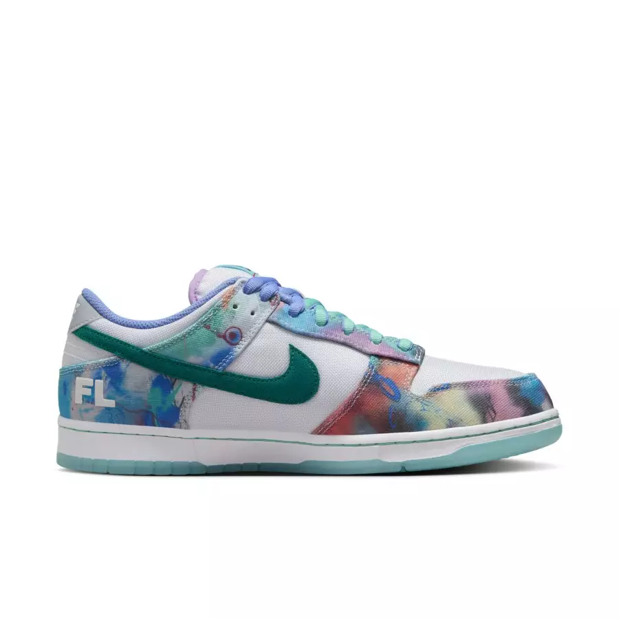 Futura-Laboratories-x-Nike-SB-Dunk-Low-HF6061-400-2