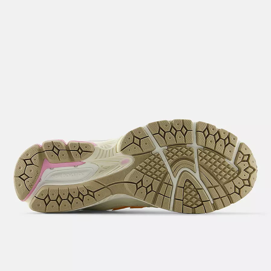 New-Balance-1906R-Pink-Sugar-M1906RBP-4