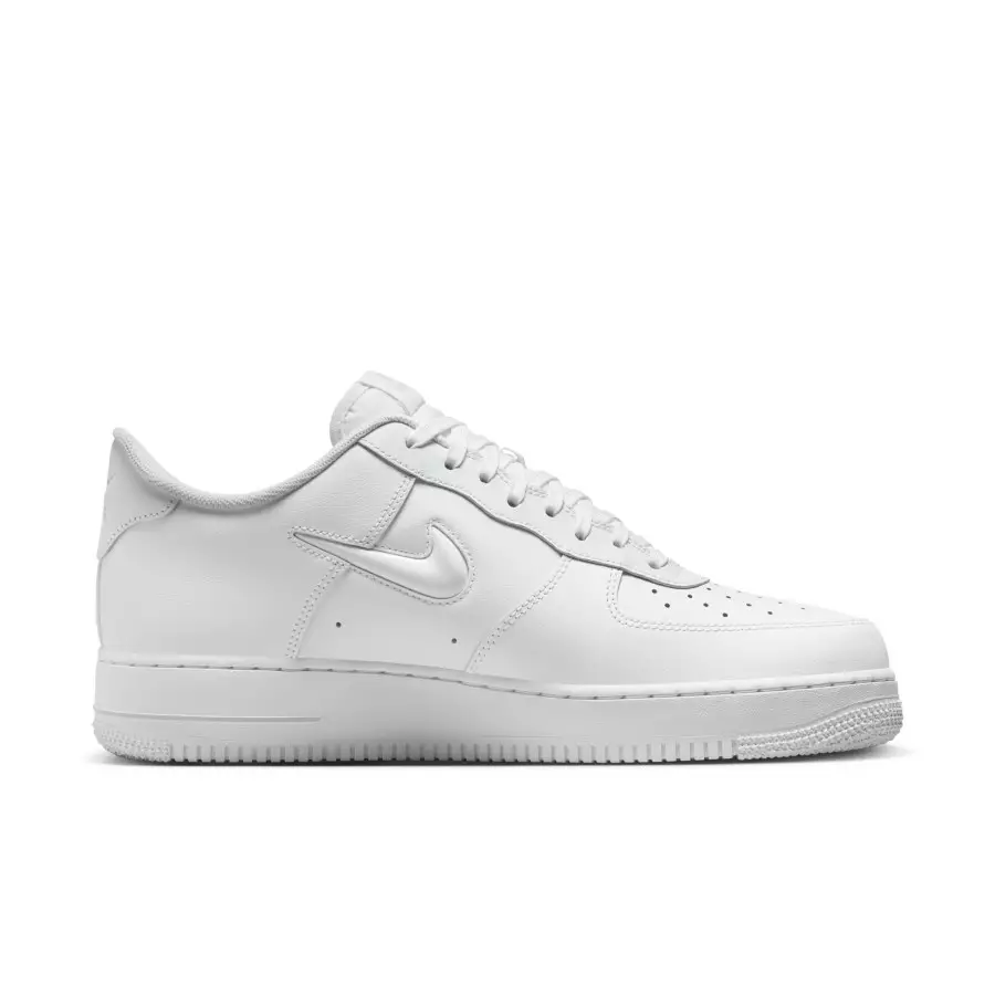 Nike-Air-Force-1-Low-Jewel-Triple-White-HM0621-100-2
