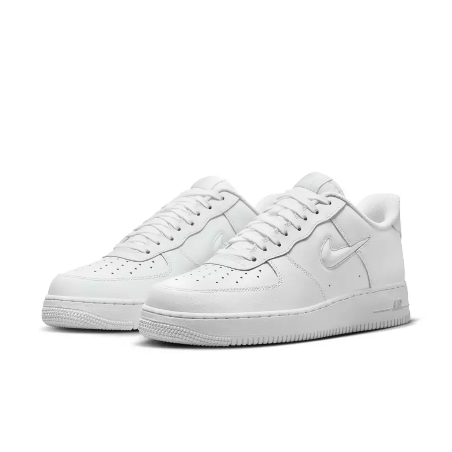 Nike-Air-Force-1-Low-Jewel-Triple-White-HM0621-100-4