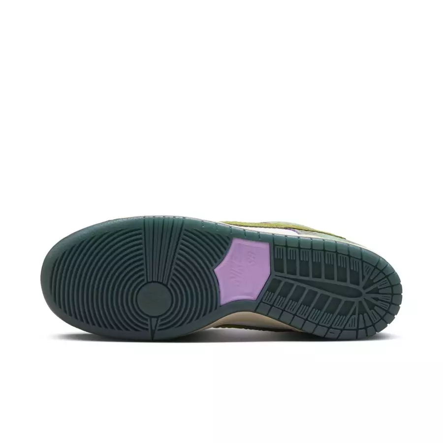 Alexis-Sablone-x-Nike-SB-Dunk-Low-HJ3386-300-1