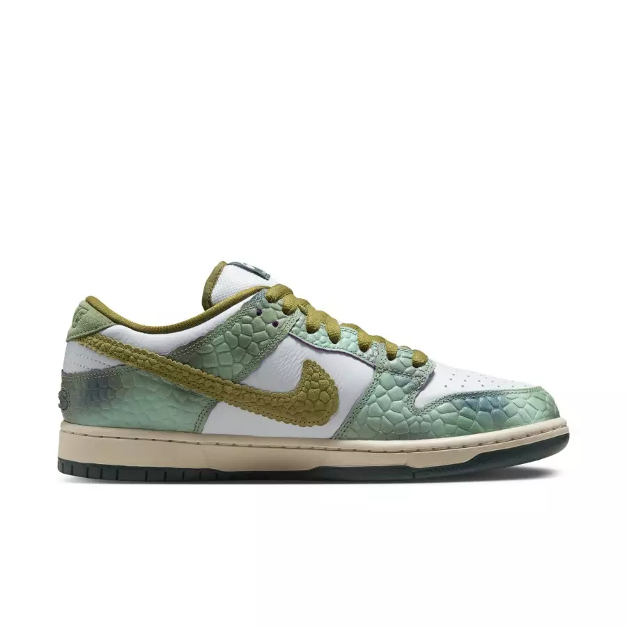 Alexis-Sablone-x-Nike-SB-Dunk-Low-HJ3386-300-2