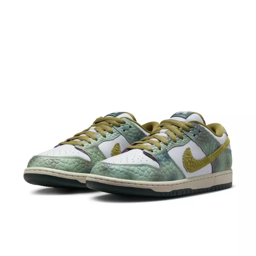 Alexis-Sablone-x-Nike-SB-Dunk-Low-HJ3386-300-4