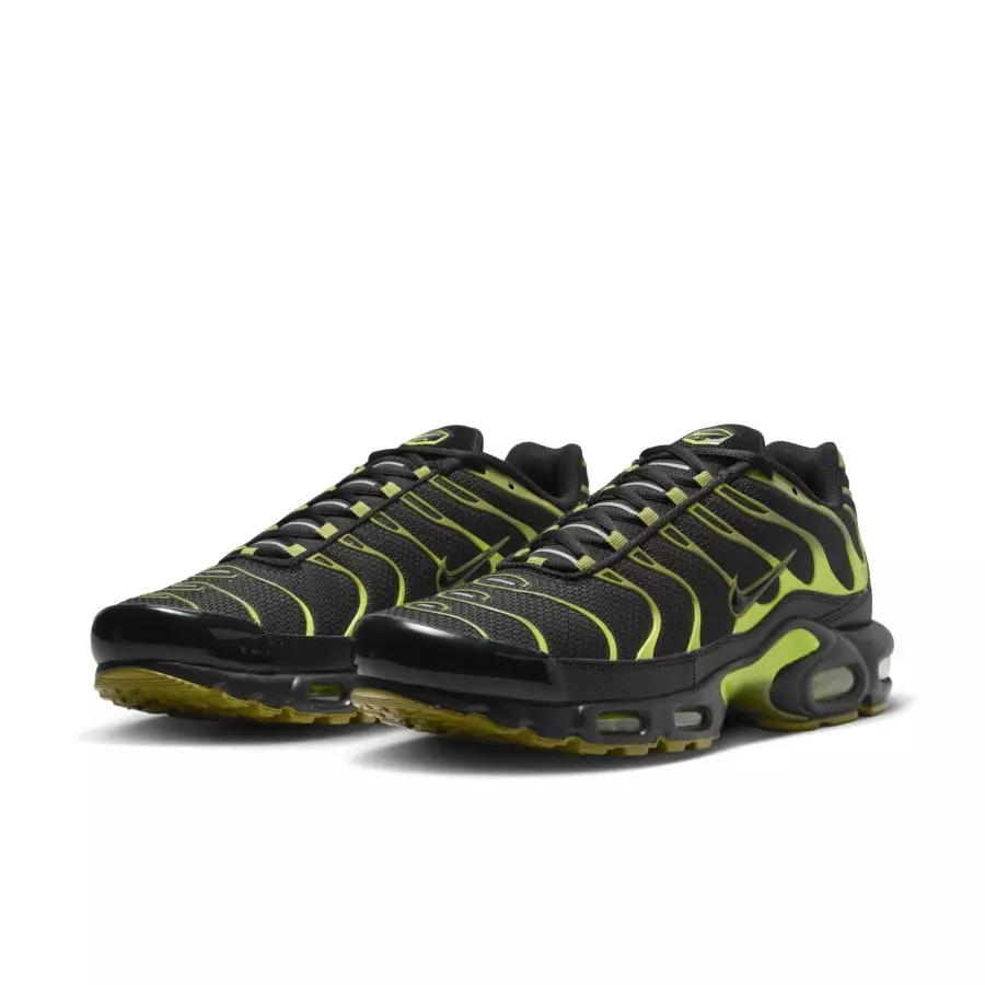 Nike-Air-Max-Plus-Black-Pacific-Moss-DM0032-010-4