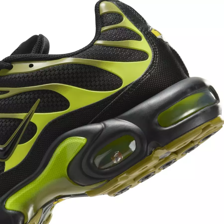 Nike-Air-Max-Plus-Black-Pacific-Moss-DM0032-010-7