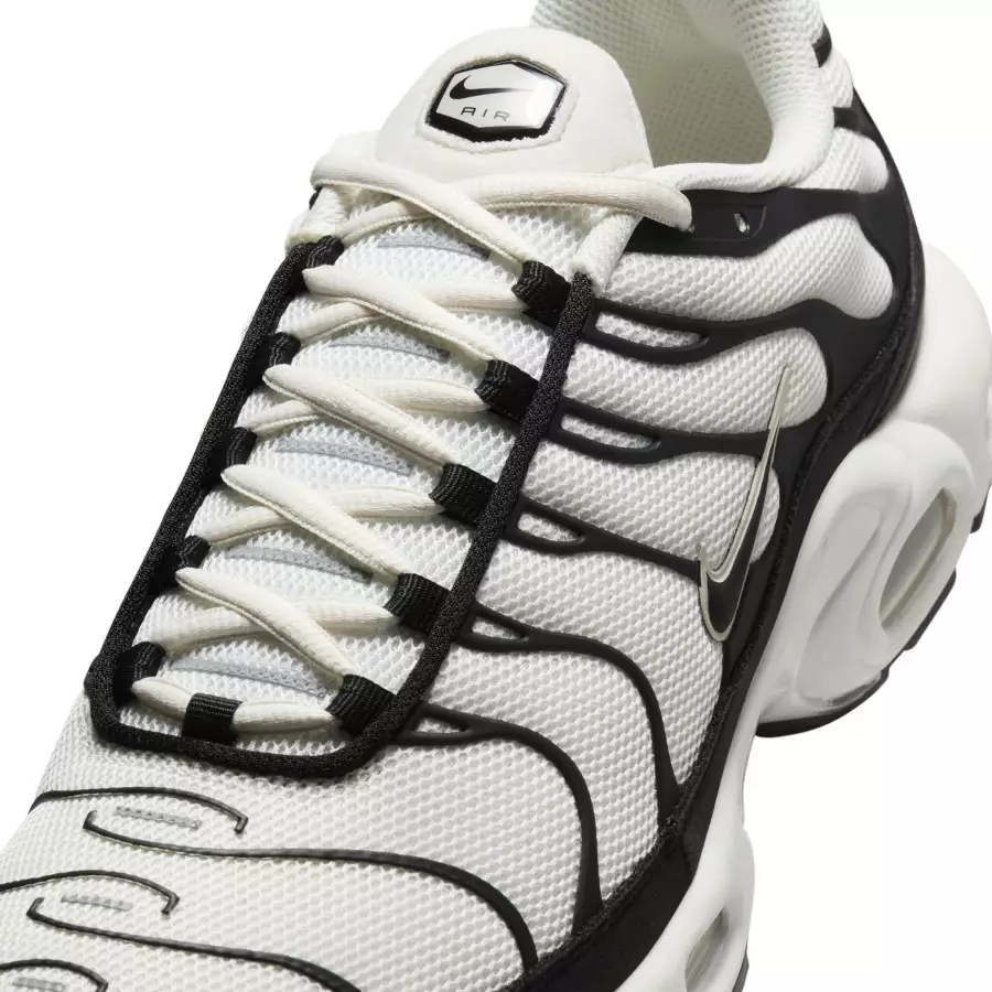 Nike-Air-Max-Plus-Panda-FV6264-001-6