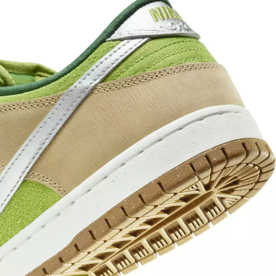 Nike-SB-Dunk-Low-Escargot-FQ7585-200-7