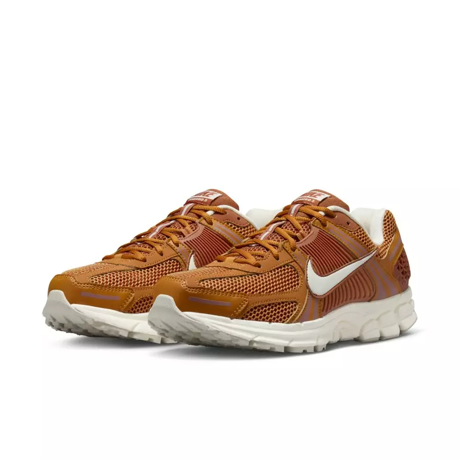 Nike-Zoom-Vomero-5-Monarch-Flax-Dark-Russet-HJ9123-815-4
