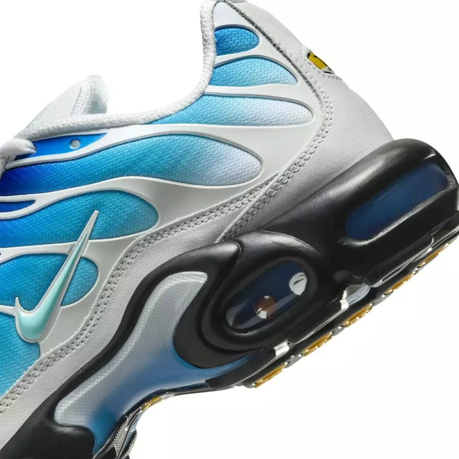 One-Block-Down-x-Nike-Air-Max-Plus---Light-Photo-Blue-Aurora-Green-FZ3308-400-7