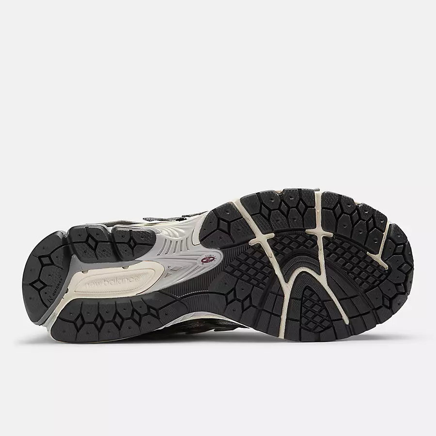 New-Balance-1906A-Refined-Future-M1906AD-4