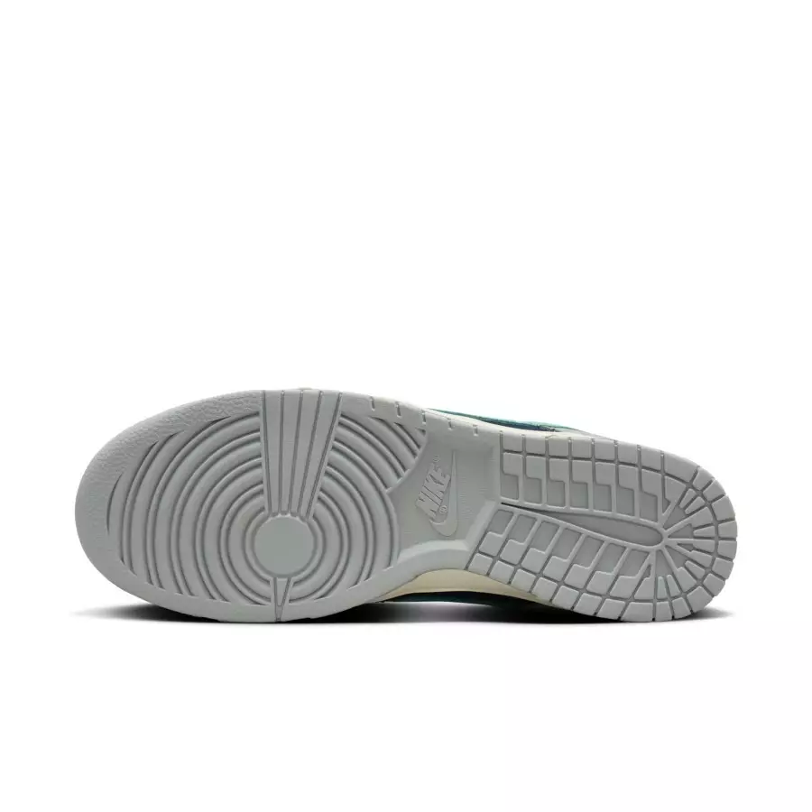 Nike-Dunk-Low-Dark-Obsidian-Green-Frost-FB8895-001-1