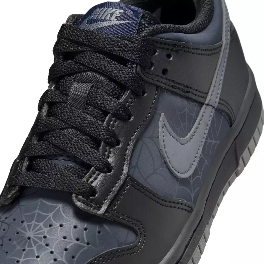 Nike-Dunk-Low-GS-Black-Symbiote-Suit-HQ3815-001-6