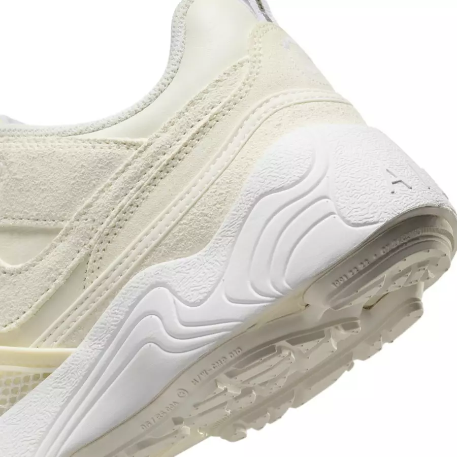 Travis-Scott-x-Nike-Sharkidon-Sail-HQ3061-100-7