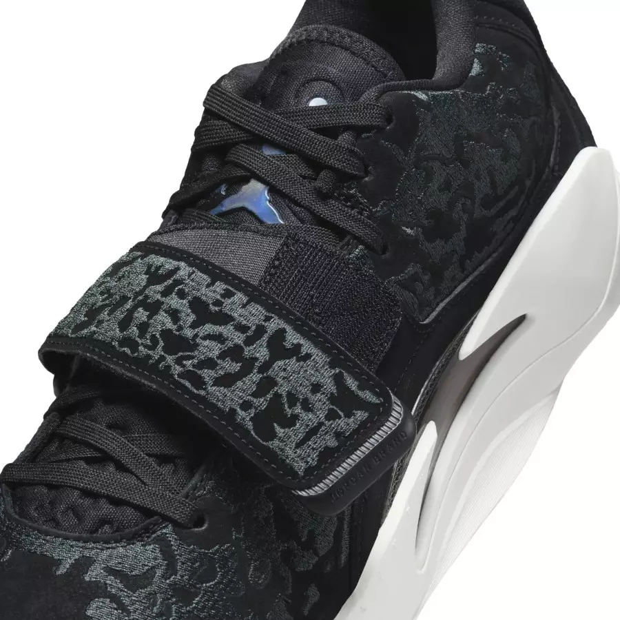 Jordan-Zion-3-SE-Black-Light-Bone-FN1714-002-6