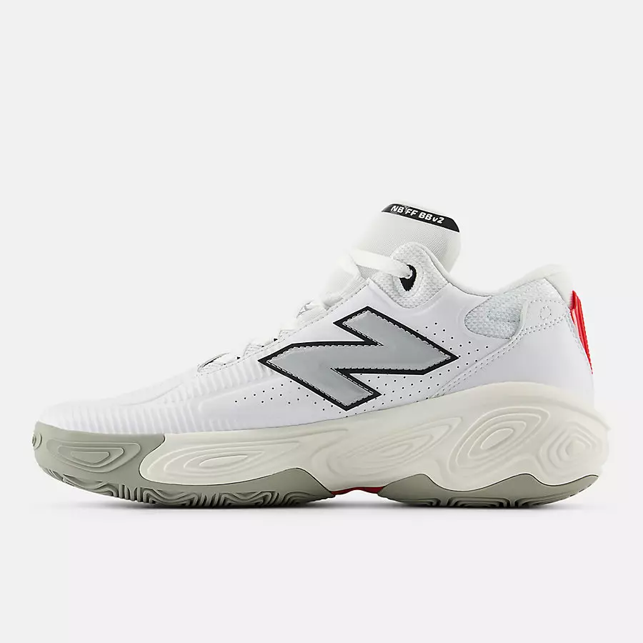 New-Balance-Fresh-Foam-BB-v2-White-Silver-BBFRSHO2-1