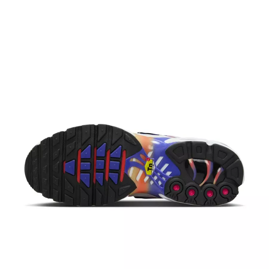 Nike-Air-Max-Plus-Platinum-Tint-Persian-Violet-Light-Wild-Mango-DZ3670-003-1