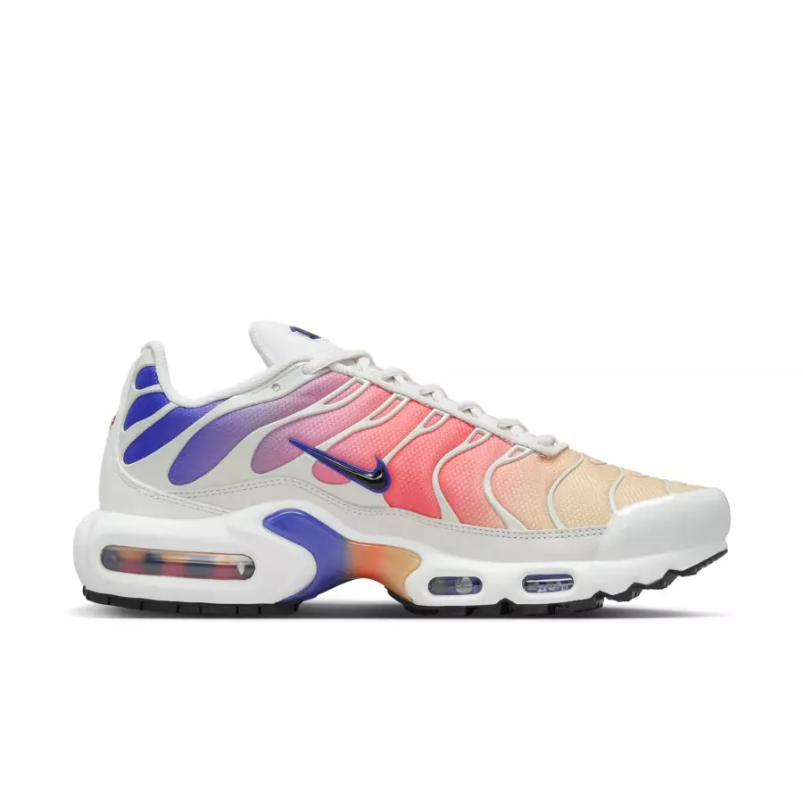 Nike-Air-Max-Plus-Platinum-Tint-Persian-Violet-Light-Wild-Mango-DZ3670-003-2
