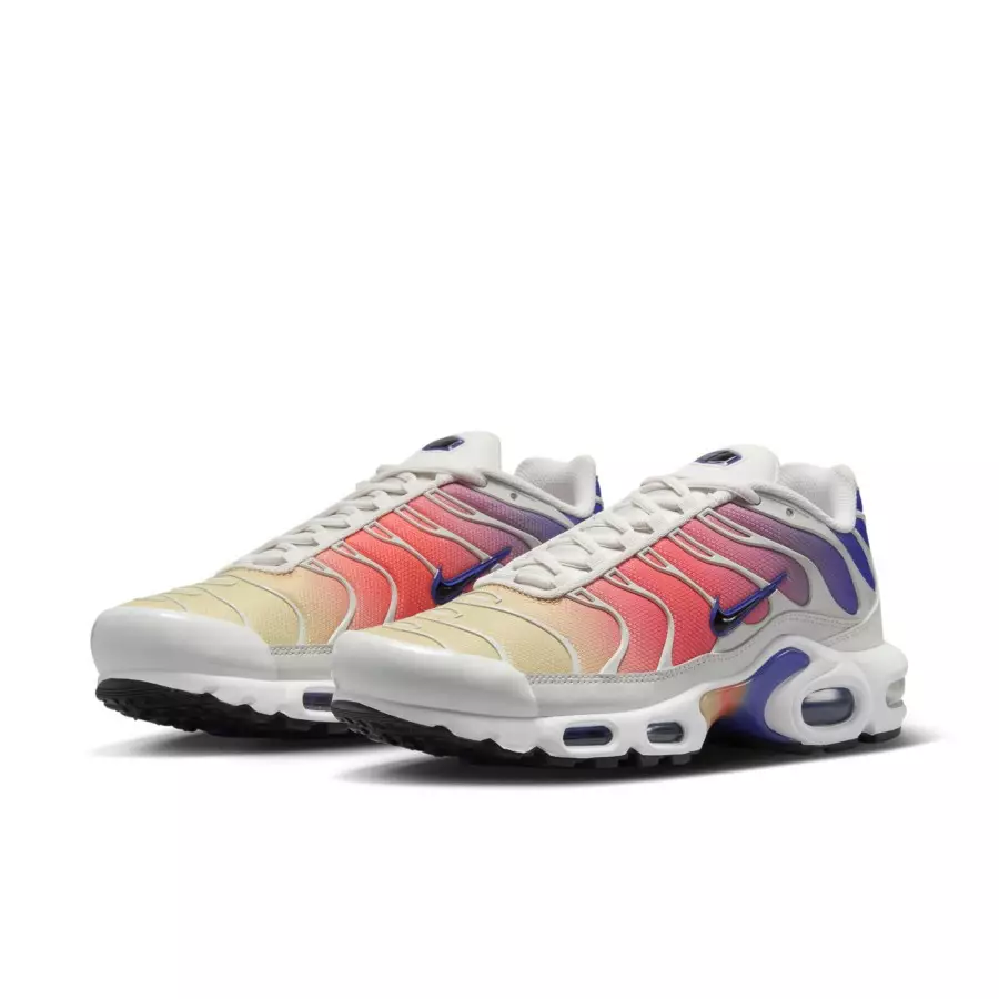 Nike-Air-Max-Plus-Platinum-Tint-Persian-Violet-Light-Wild-Mango-DZ3670-003-4