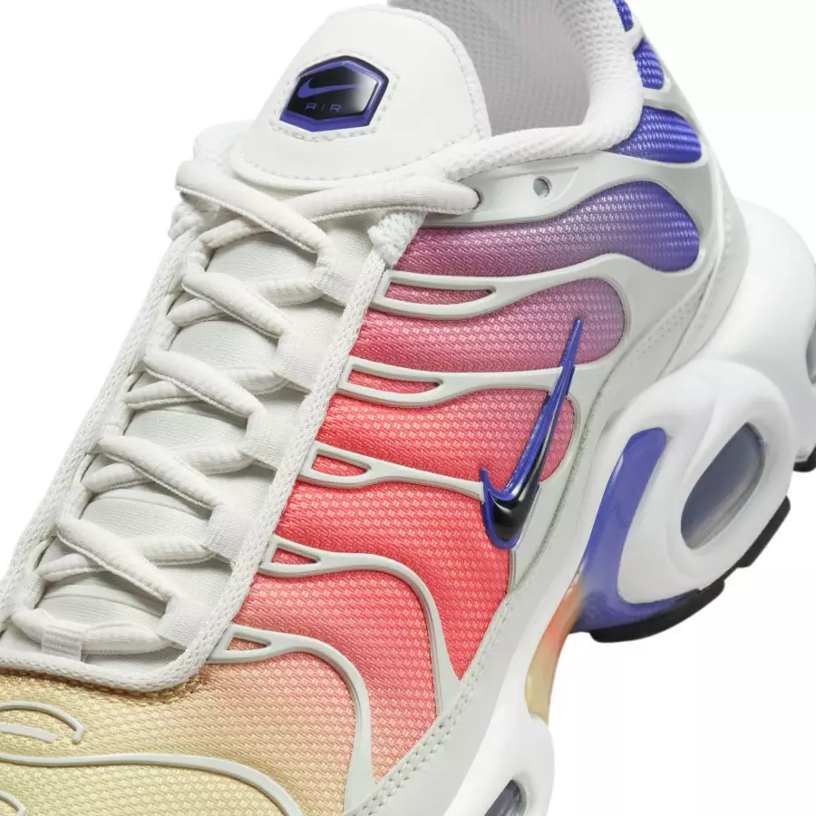 Nike-Air-Max-Plus-Platinum-Tint-Persian-Violet-Light-Wild-Mango-DZ3670-003-6