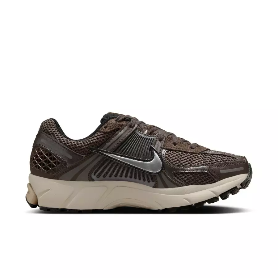 Nike-Zoom-Vomero-5-Baroque-Brown-FN6742-201-2