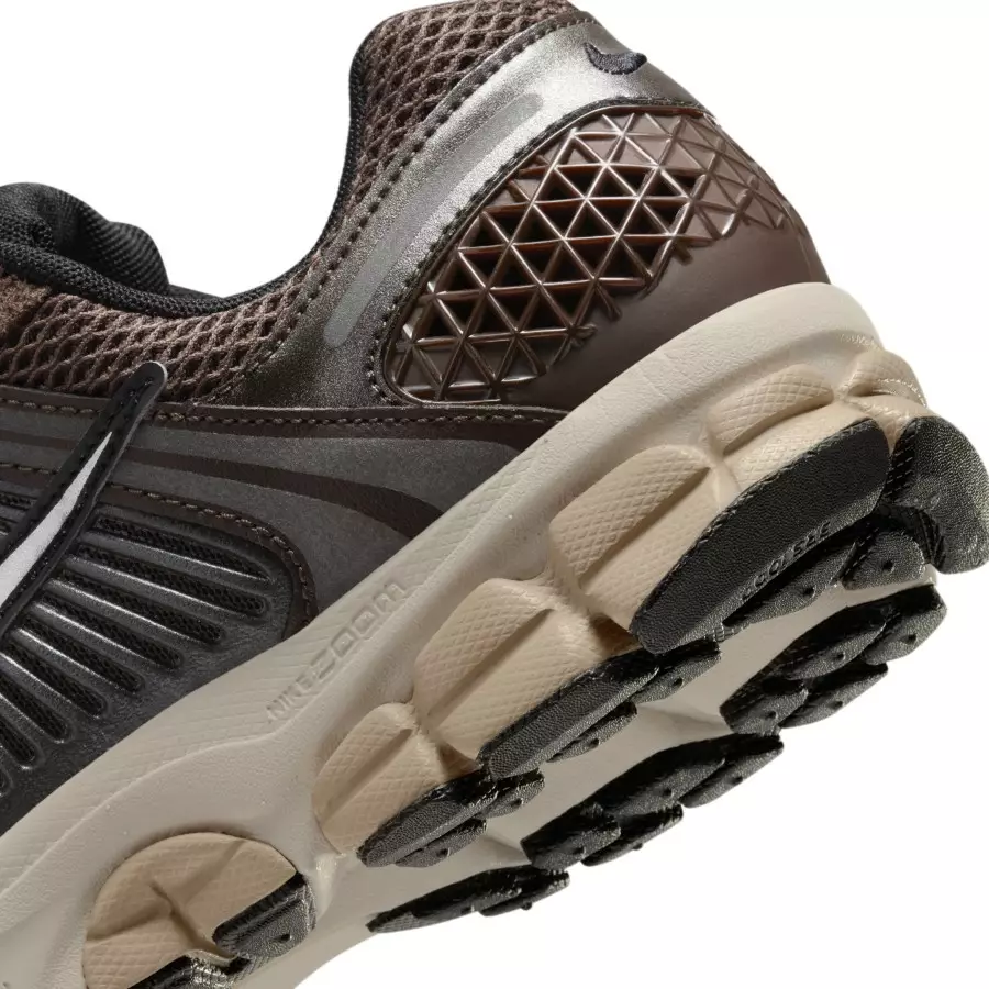 Nike-Zoom-Vomero-5-Baroque-Brown-FN6742-201-7
