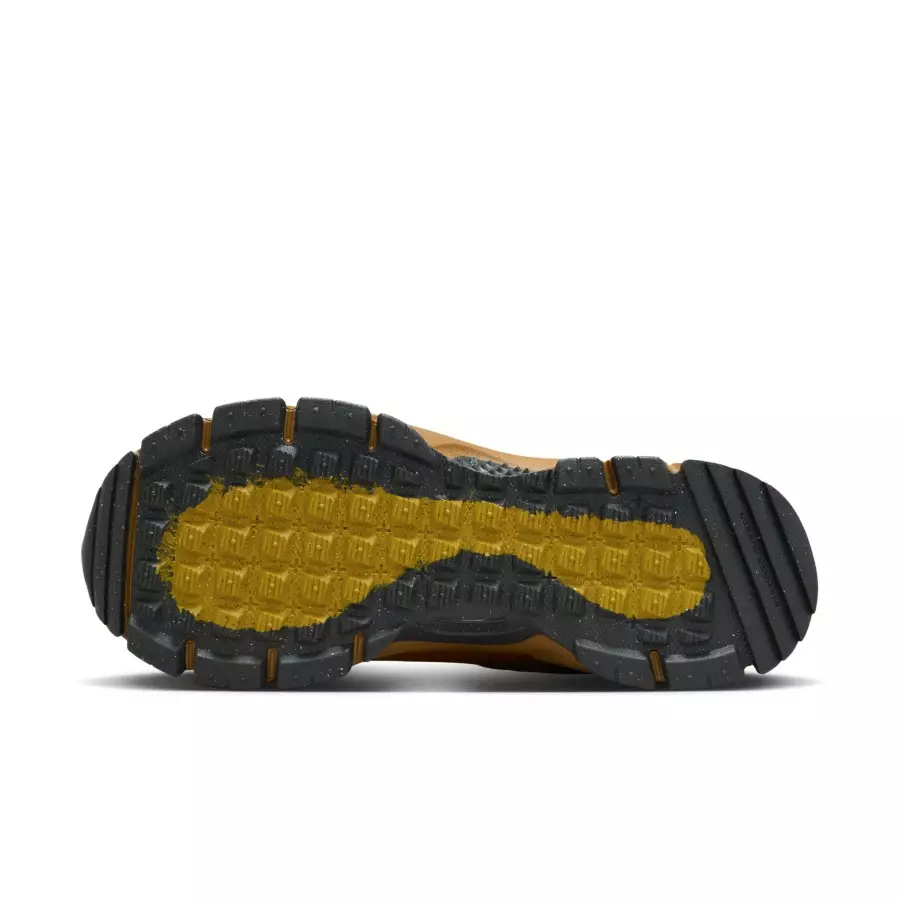 Nike-Zoom-Vomero-5-Roam-HQ2181-200-1