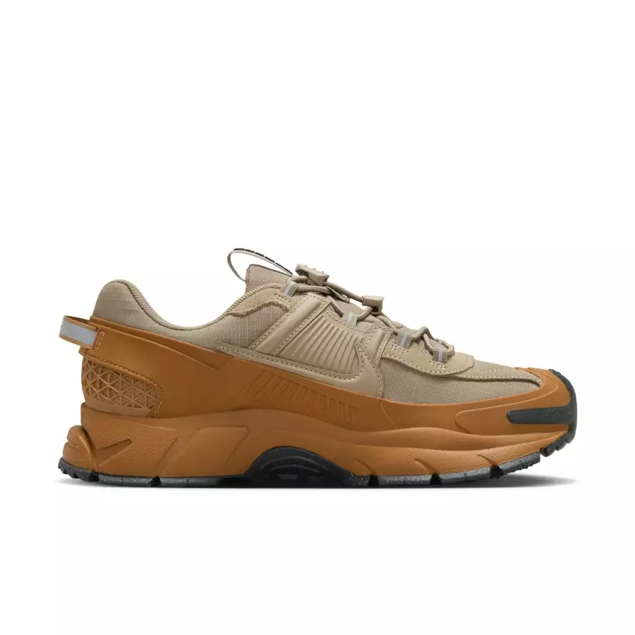 Nike-Zoom-Vomero-5-Roam-HQ2181-200-2