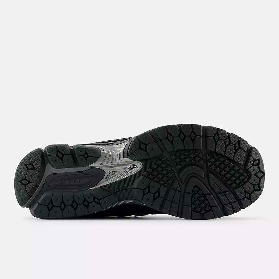 New-Balance-1906R-Grey-Plaid-M1906RHX-4