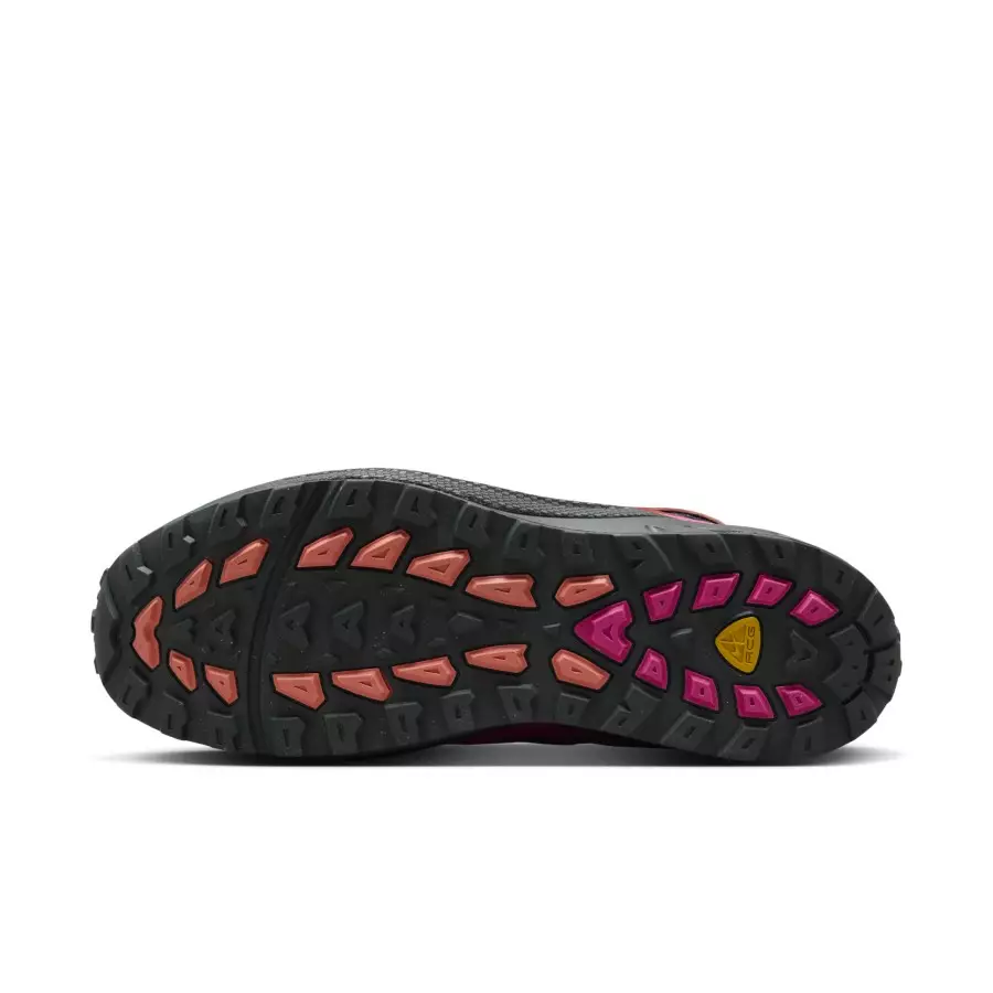 Nike-ACG-Air-Exploraid-Light-Wild-Mango-FV2925-600-1