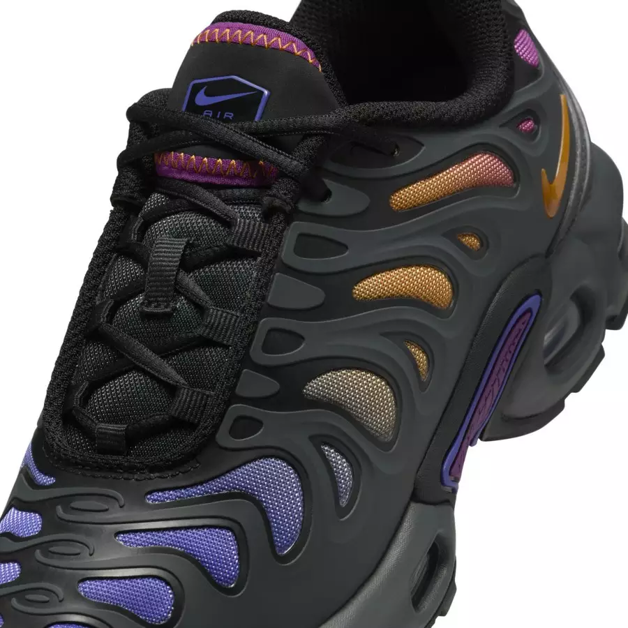Nike-Air-Max-Plus-Drift-GS-FV5921-001-6